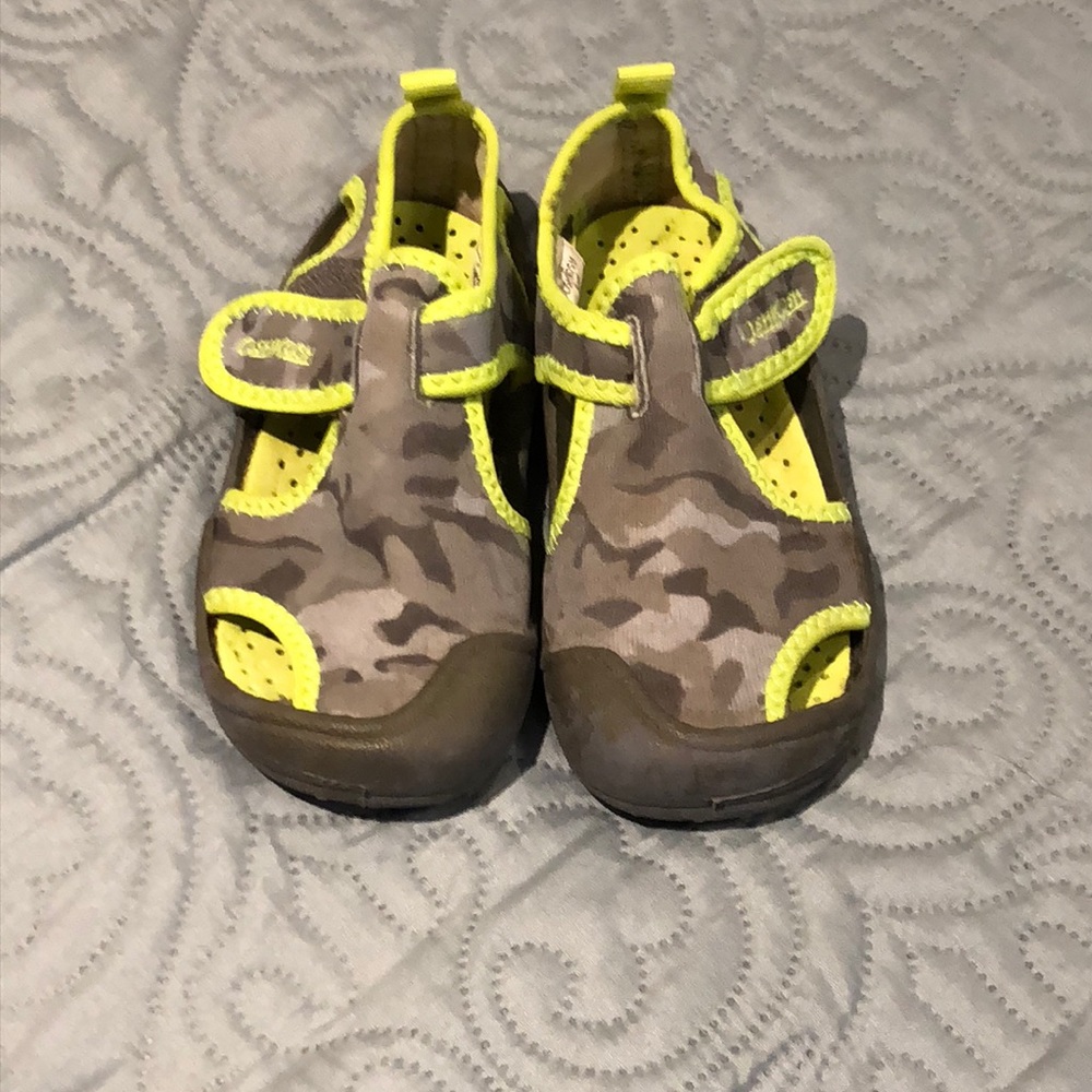 OshKosh swim shoes